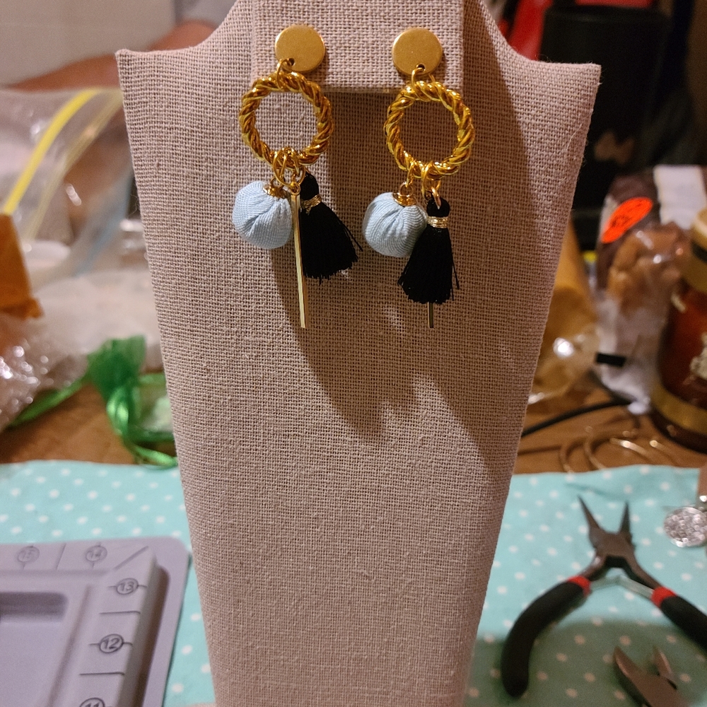 HANDMADE EARRINGS - Picture 2 of 2